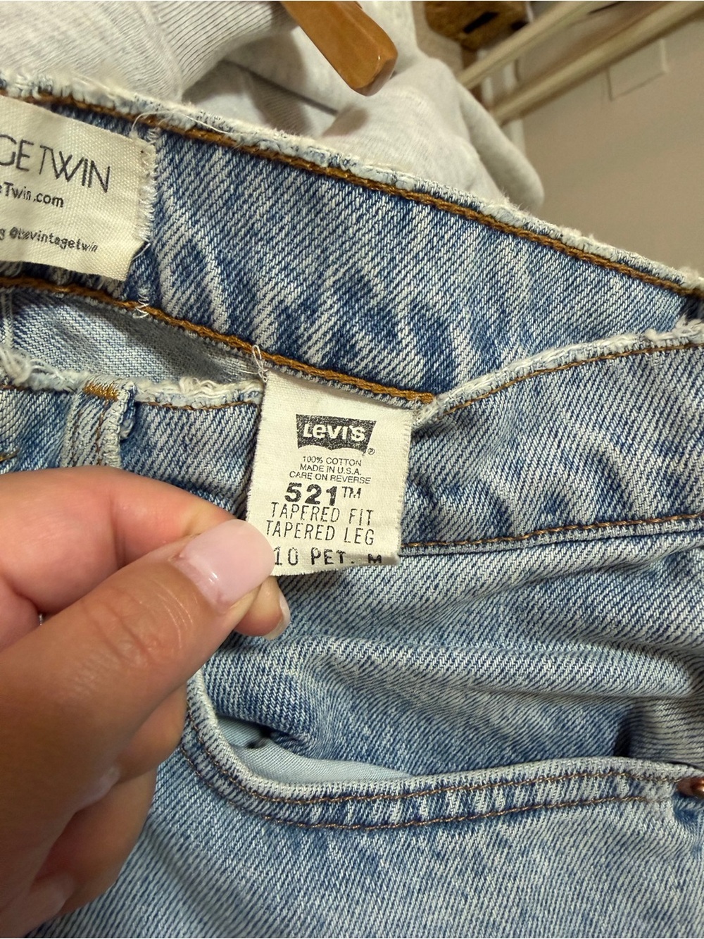 The Vintage Twin 521 Levi’s Jeans, High rise Tapered Leg Size 10 Petite - Picture 8 of 9
